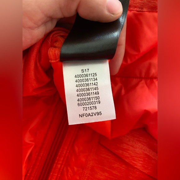 The North Face Bright Orange Quilted Puffer Vest Stretch Sides Hooded XS - Picture 10 of 11